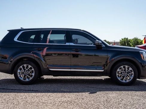 Used 2025 Kia Telluride LX FWD image 4