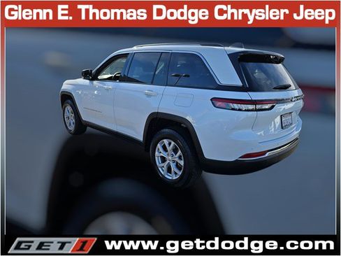 Certified 2023 Jeep Grand Cherokee Limited w/ Luxury Tech Group II image 9