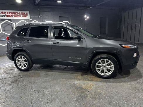 Used 2015 Jeep Cherokee Latitude FWD image 6