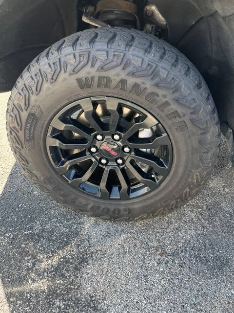 Used 2023 GMC Sierra 1500 AT4X AWD/4WD image 22