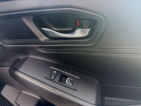 Used 2023 Honda Accord EX image 31