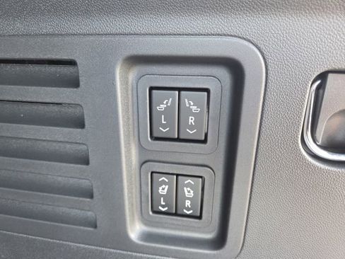 New 2026 Chevrolet Traverse RS w/ LPO, Floor Liner Package AWD/4WD image 20