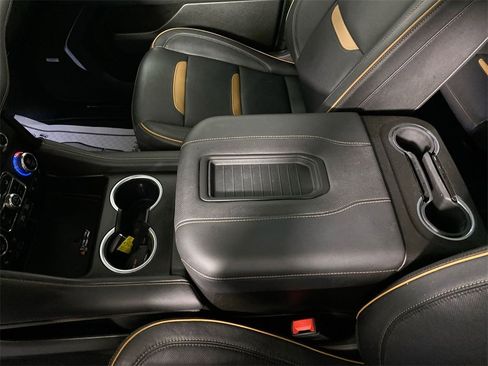 Used 2023 GMC Yukon XL AT4 w/ AT4 Premium Plus Package image 20