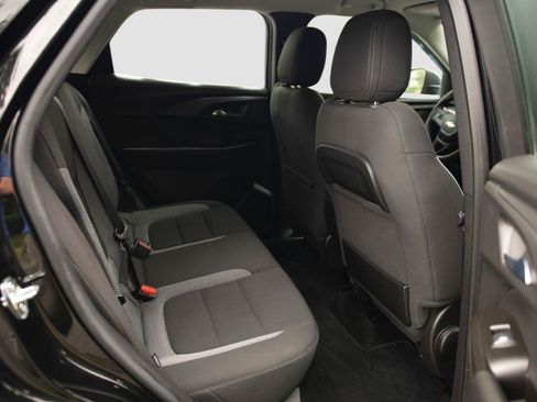 Used 2023 Chevrolet TrailBlazer LS FWD image 14