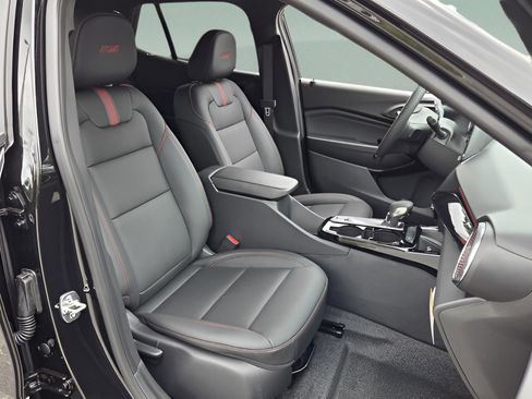New 2026 Chevrolet Trax RS w/ Sunroof Package FWD image 19