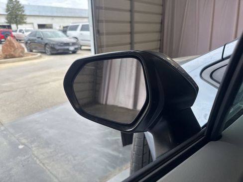 Used 2021 Toyota Corolla LE FWD image 17