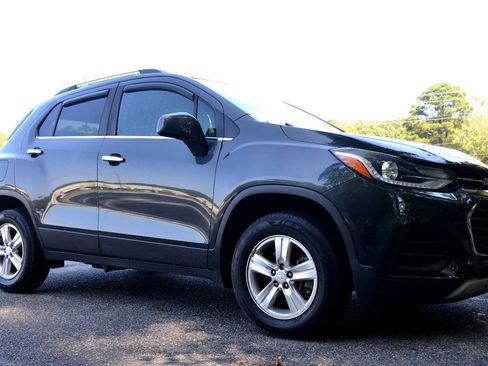 Used 2018 Chevrolet Trax LT w/ LT Convenience Package image 5