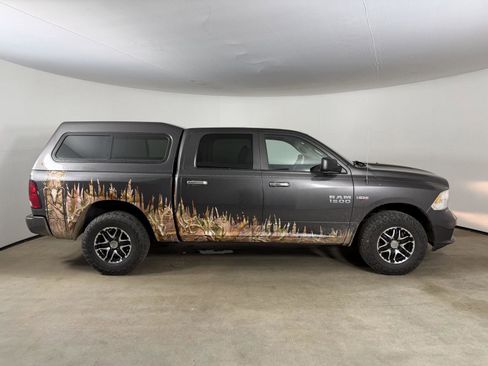 Used 2017 RAM 1500 Express AWD/4WD image 6