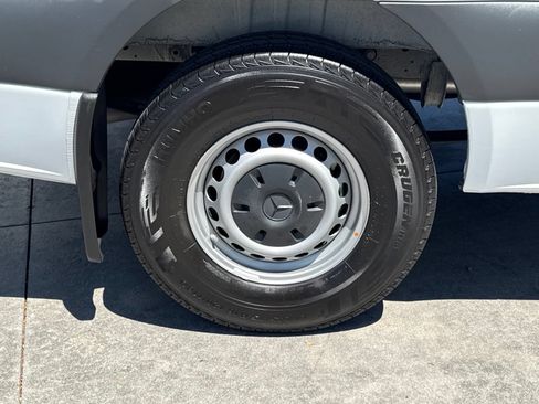 Used 2025 Mercedes-Benz Sprinter 2500 image 19