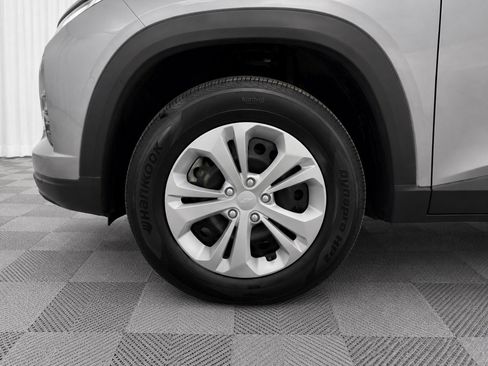 Used 2026 Chevrolet Trax LS w/ Driver Confidence Package FWD image 9