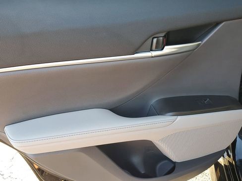 Used 2024 Toyota Camry XLE image 43