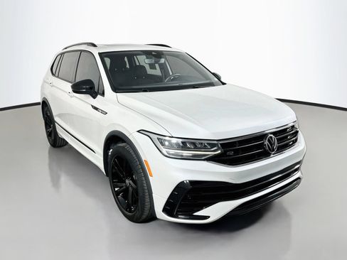 Used 2023 Volkswagen Tiguan SE R-Line FWD image 3