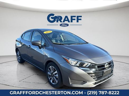 Used 2024 Nissan Versa SV FWD image 3