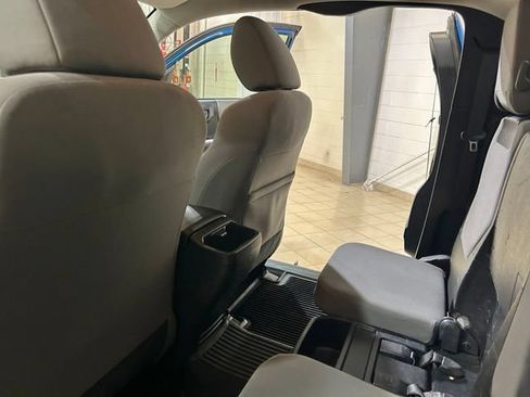 Used 2018 Toyota Tacoma SR5 AWD/4WD image 21
