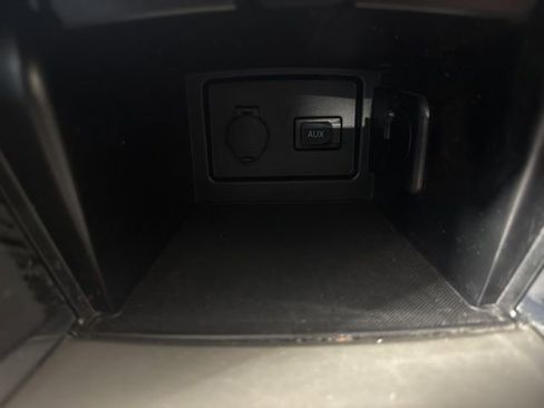 Used 2011 Toyota Camry SE w/ Fleet Convenience Pkg image 15