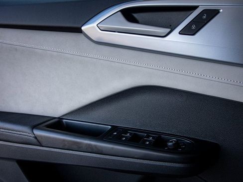 New 2026 Volkswagen Taos SE image 26