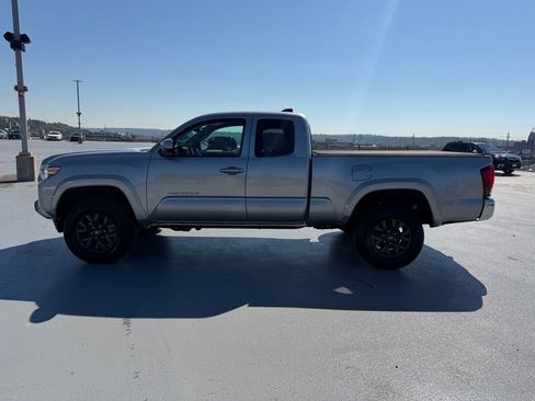 Used 2021 Toyota Tacoma SR5 AWD/4WD image 6