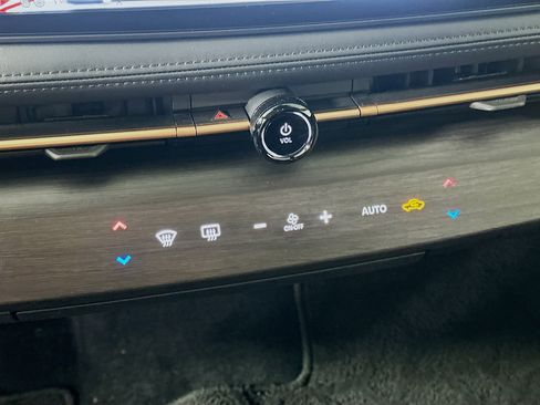 Used 2025 Nissan Ariya FWD image 24