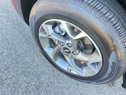 Used 2025 Chevrolet Trax LT image 30