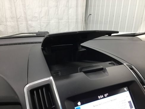 Used 2019 Ford Edge Titanium w/ Equipment Group 301A AWD/4WD image 14