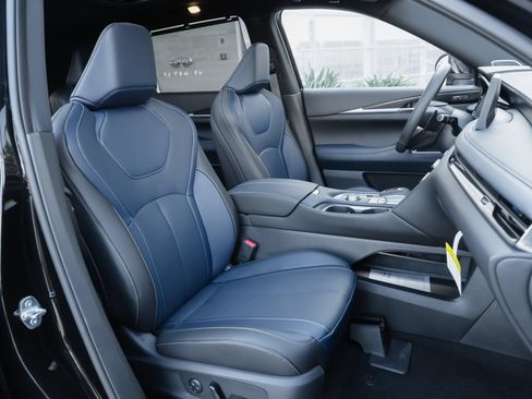 Certified 2026 INFINITI QX60 Sport w/ Dark Cargo Package AWD/4WD image 39