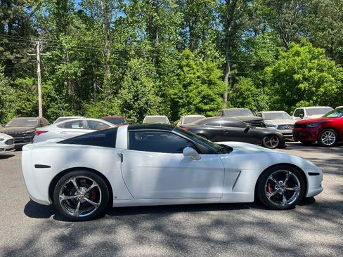 Used 2006 Chevrolet Corvette Coupe w/ Preferred Equipment Group RWD image 11