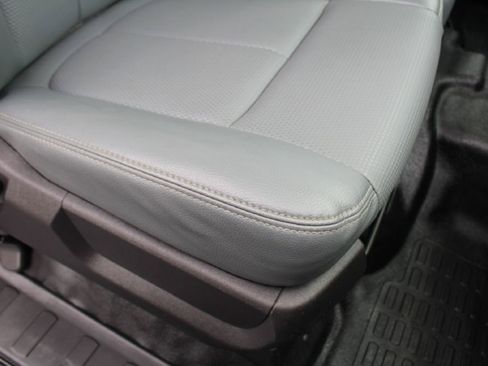 Used 2015 Ford F450 XL w/ Power Equipment Group image 21