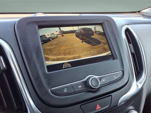 Used 2019 Chevrolet Equinox LS FWD image 24