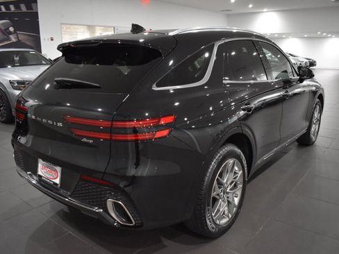 Used 2025 Genesis GV70 2.5T AWD/4WD image 6
