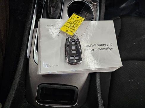 Used 2021 Chevrolet Malibu LT FWD image 22