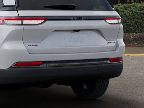 New 2025 Jeep Grand Cherokee Limited w/ Luxury Tech Group II image 13