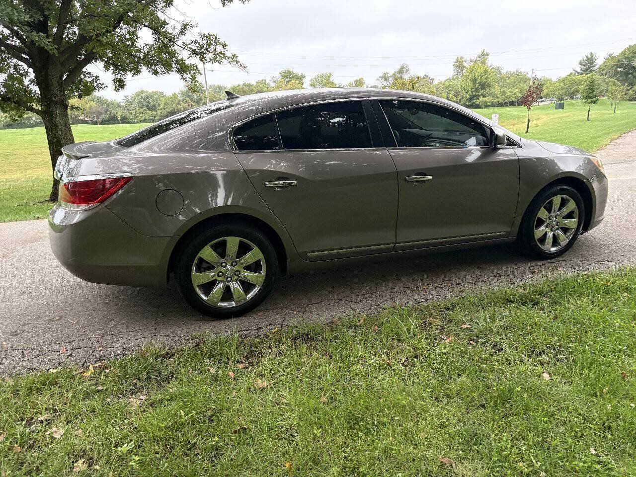 Used 2011 Buick LaCrosse CXL AWD/4WD image 10