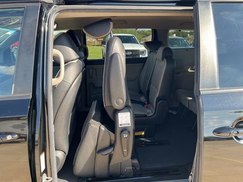 Used 2020 Kia Sedona EX image 14