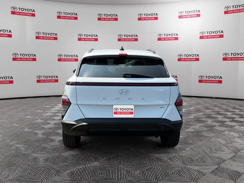 Used 2024 Hyundai Kona SEL AWD/4WD image 6