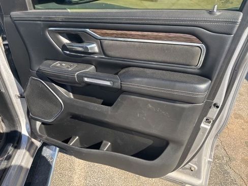 Used 2019 RAM 1500 Laramie image 38