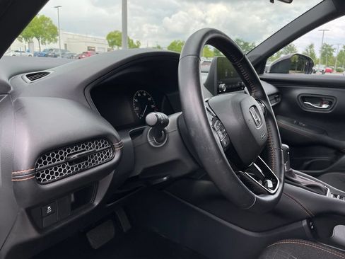 Certified 2025 Honda HR-V Sport image 27
