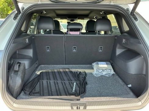Certified 2026 Volkswagen Tiguan SEL R-Line AWD/4WD image 21