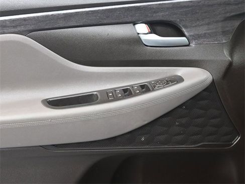 Used 2020 Hyundai Santa Fe SE image 11