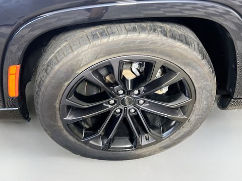 Used 2024 Jeep Grand Wagoneer Series II w/ Quick Order Packagew 28T AWD/4WD image 14