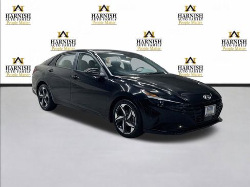 Used 2023 Hyundai Elantra SEL w/ Convenience Package FWD image 3