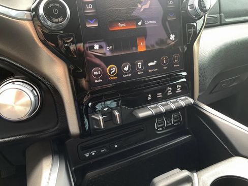 Used 2019 RAM 1500 Laramie w/ Sport Appearance Package AWD/4WD image 20