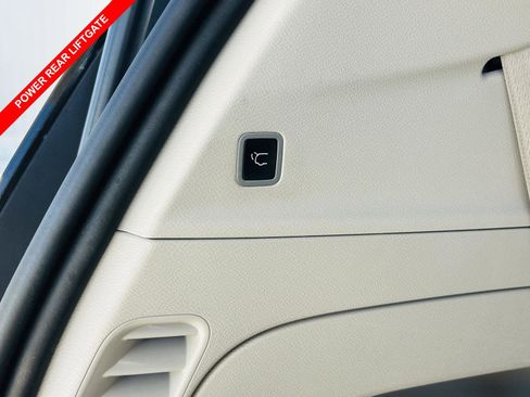 Used 2022 Chrysler Pacifica Touring-L FWD image 10