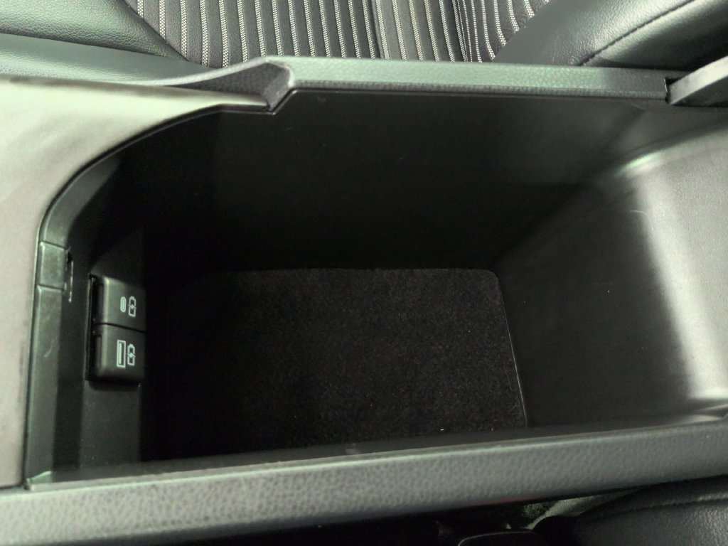 Used 2022 Toyota Camry SE FWD image 28