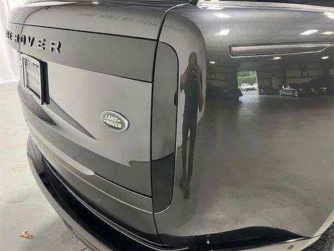 Used 2023 Land Rover Range Rover SE image 14