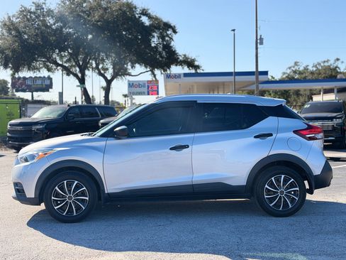 Used 2019 Nissan Kicks S w/ Exterior Electronics Package image 2