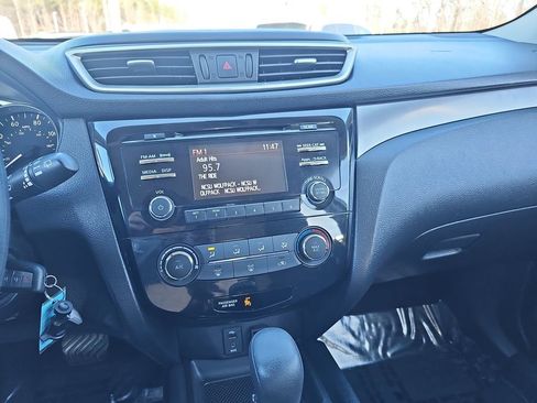 Used 2016 Nissan Rogue S image 23