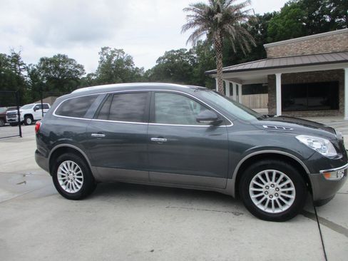 Used 2011 Buick Enclave CXL FWD image 17