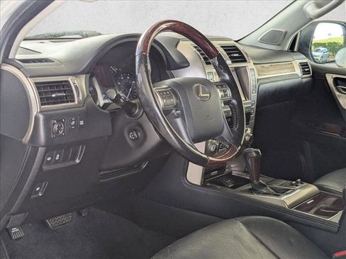 Used 2018 Lexus GX 460 Premium w/ Premium Package AWD/4WD image 9
