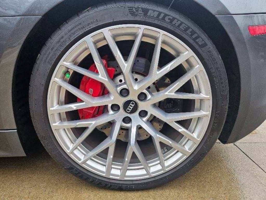 Used 2017 Audi R8 V10 w/ Carbon Exterior Package AWD/4WD image 22