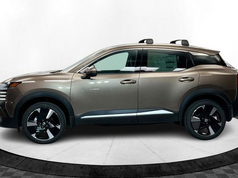 New 2025 Nissan Kicks SR image 2